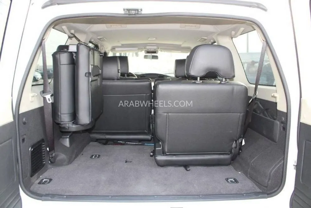 Nissan Patrol 2023 for Sale in Dubai Image-5