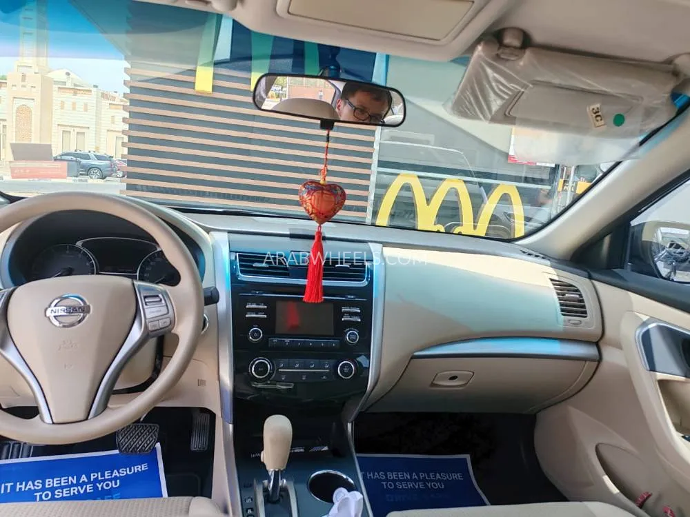 Nissan Altima 2015 for Sale in Dubai Image-8