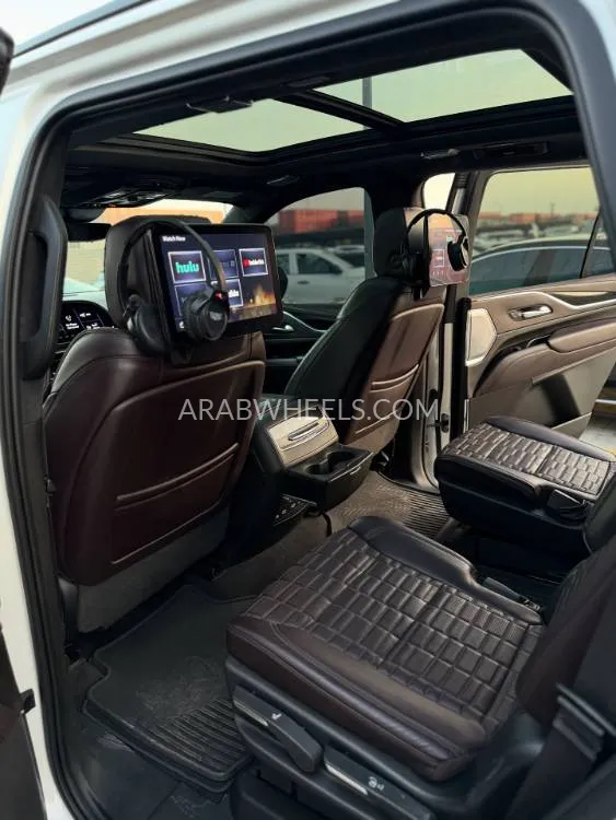 Cadillac Escalade 2023 for Sale in Sharjah Image-14