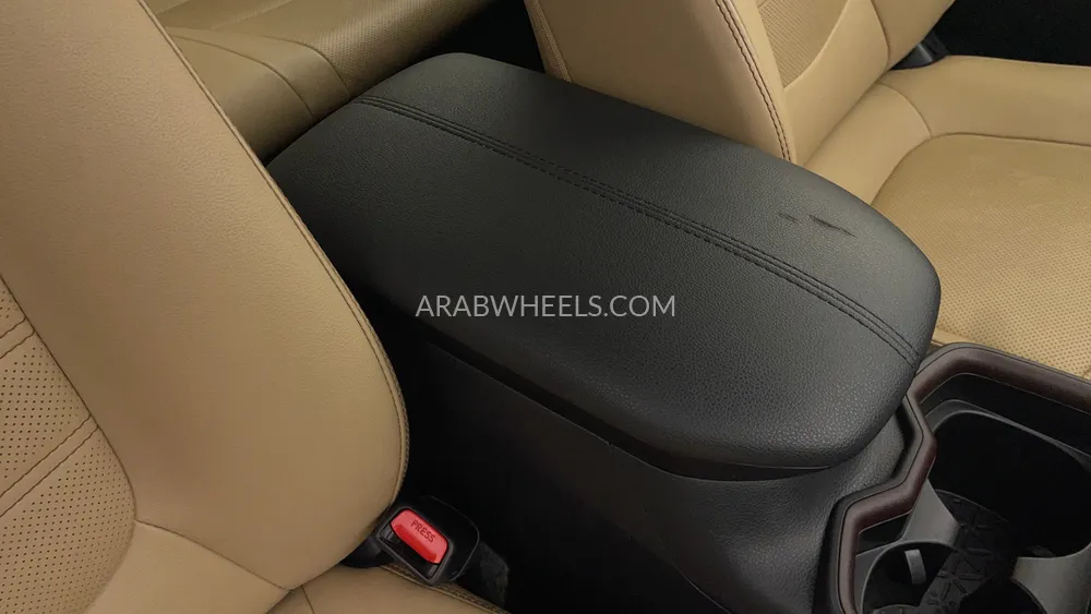 تويوتا راف 4 2021 for Sale in دبي Image-38