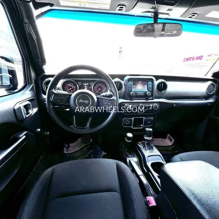 Jeep Gladiator 2021 for Sale in Ajman Image-8