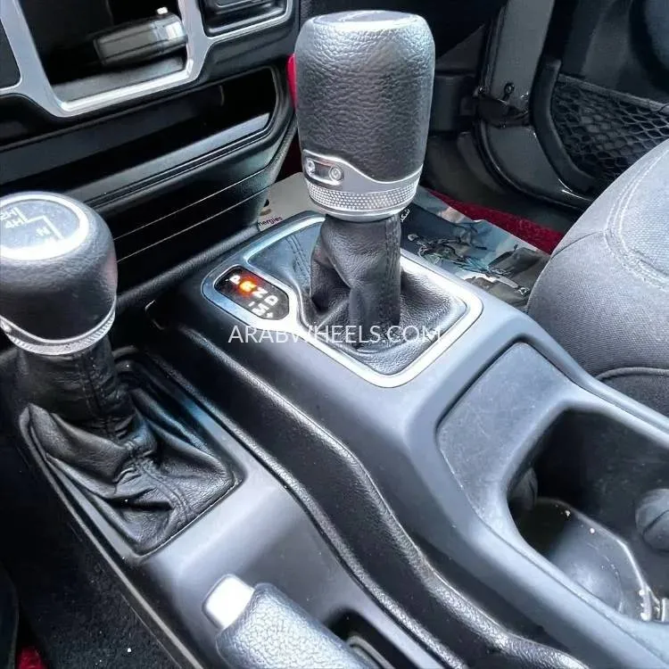 Jeep Gladiator 2021 for Sale in Ajman Image-9