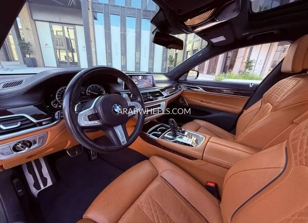 بي إم دبليو الفئة السابعة 2019 for Sale in عجمان Image-11