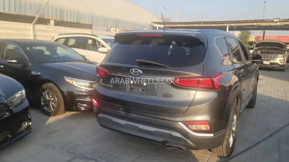 Hyundai Santa Fe 2020 for Sale in Ajman Image-5
