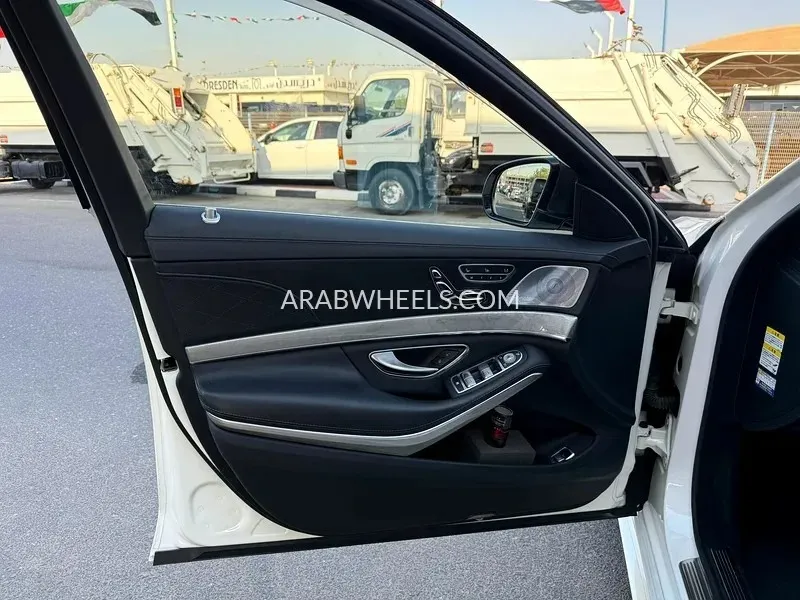 Mercedes Benz CLS Class 2015 for Sale in Dubai Image-16