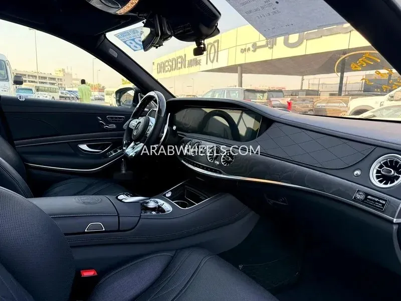 Mercedes Benz CLS Class 2018 for Sale in Dubai Image-16