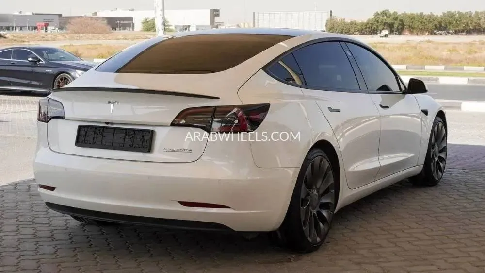 Tesla Model 3 2021 for Sale in Sharjah Image-14