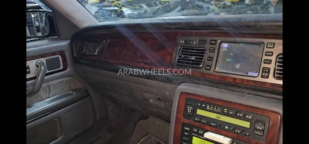 Toyota Century 1993 for Sale in Ajman Image-12