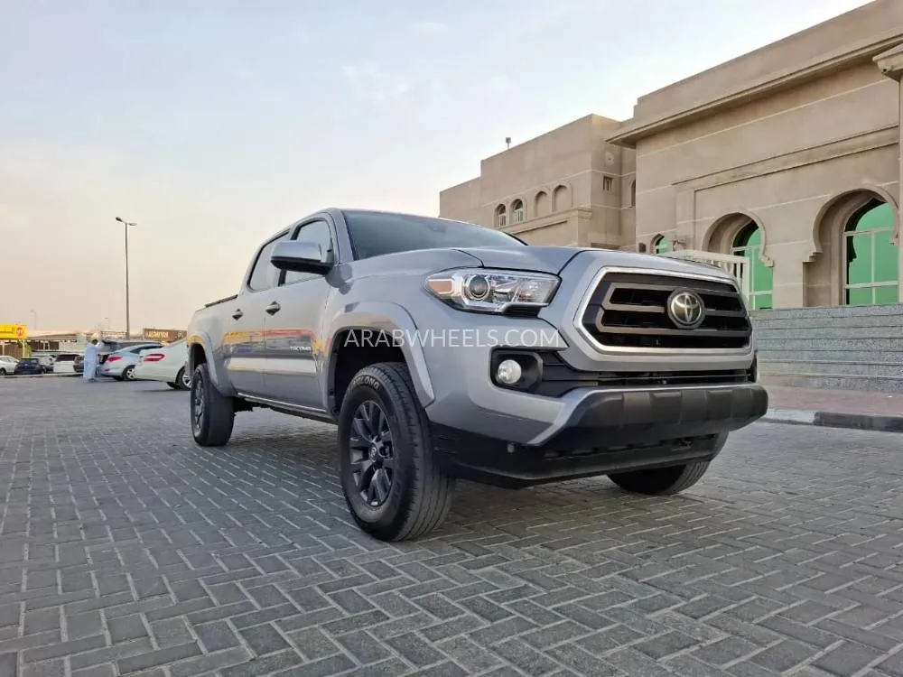 Toyota Tacoma 2021 for Sale in Ajman Image-2