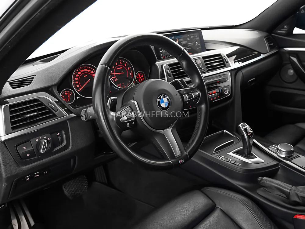 BMW 4 series 2018 for Sale in Dubai Image-7