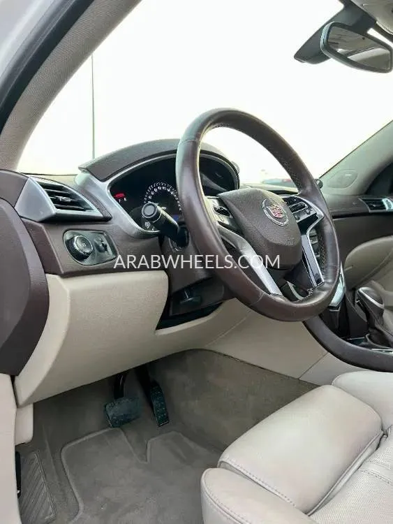 Cadillac SRX 2016 for Sale in Sharjah Image-4