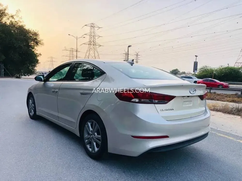 Hyundai Elantra 2017 for Sale in Sharjah Image-4
