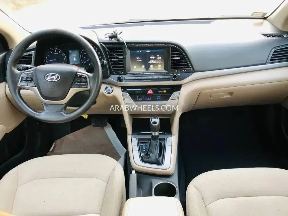Hyundai Elantra 2017 for Sale in Sharjah Image-9