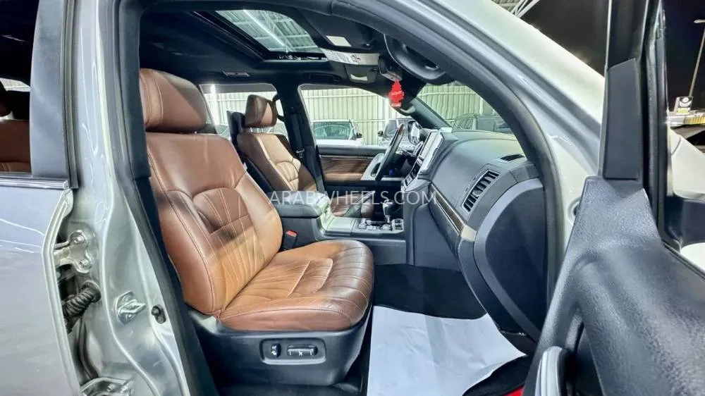 Toyota Land Cruiser 2021 for Sale in Ajman Image-7