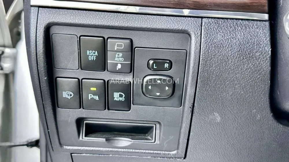 Toyota Land Cruiser 2021 for Sale in Ajman Image-9