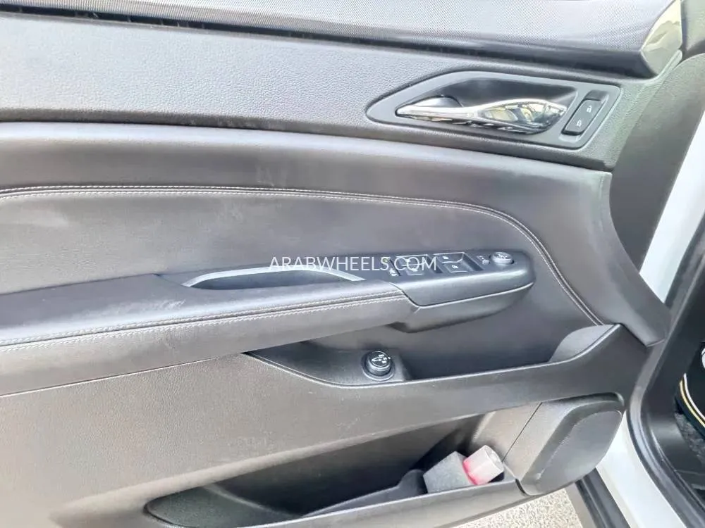 Cadillac SRX 2013 for Sale in Dubai Image-7