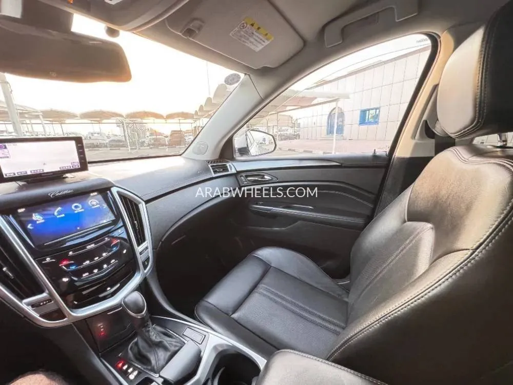 Cadillac SRX 2013 for Sale in Dubai Image-12