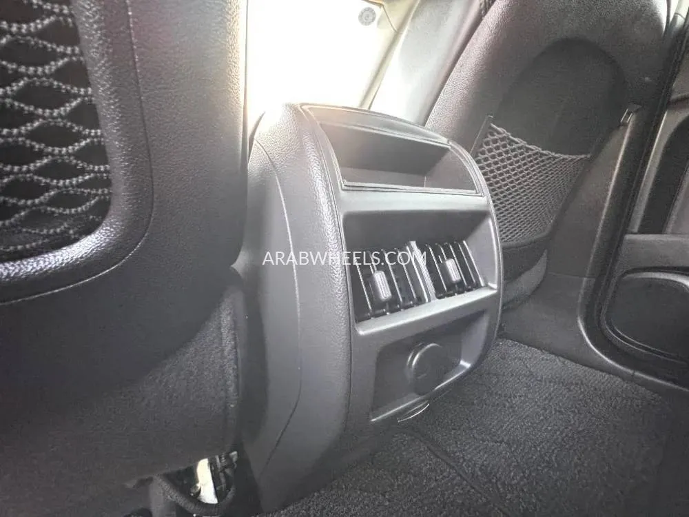 Cadillac SRX 2013 for Sale in Dubai Image-14