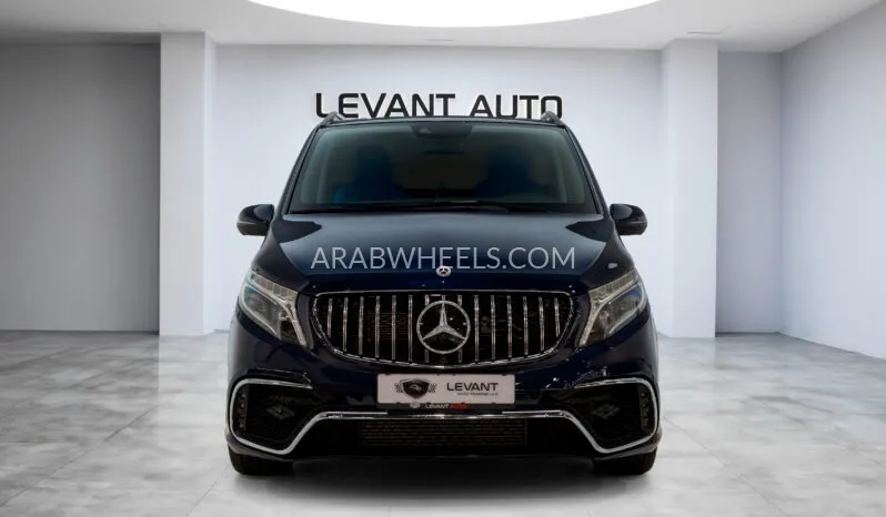 Mercedes Benz V Class 2022 for Sale in Dubai Image-2