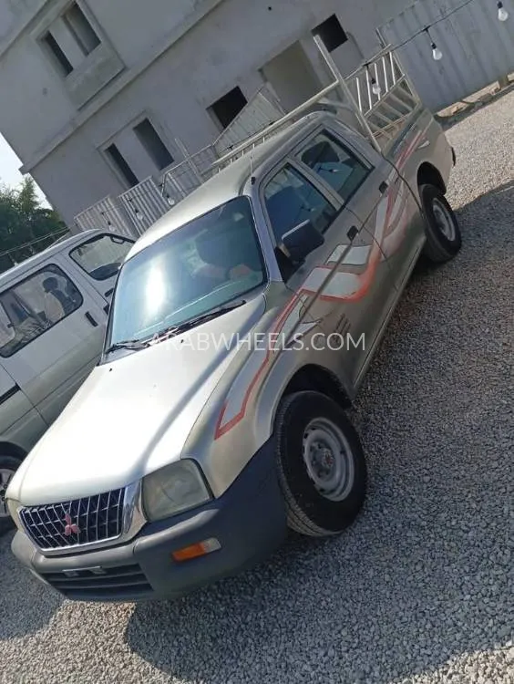 ميتسوبيشي L200 2004 for Sale in رأس الخيمة Image-3