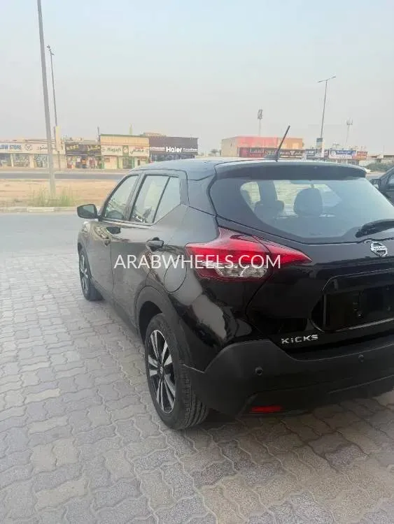 Nissan Kicks 2019 for Sale in Dubai Image-8