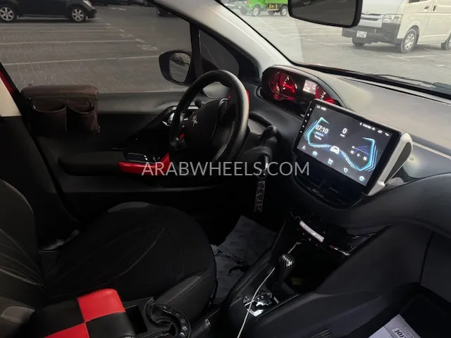 بيجو 208 2013 for Sale in دبي Image-9