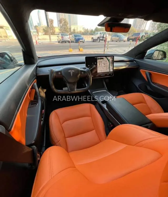 Tesla Model 3 2021 for Sale in Sharjah Image-3