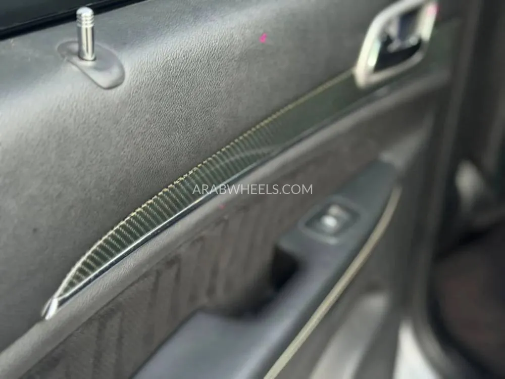 Jeep Grand Cherokee 2016 for Sale in Sharjah Image-5