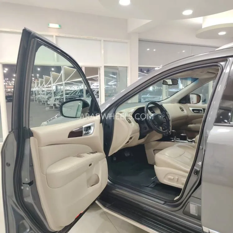 نيسان باثفايندر 2017 for Sale in الشارقة Image-3