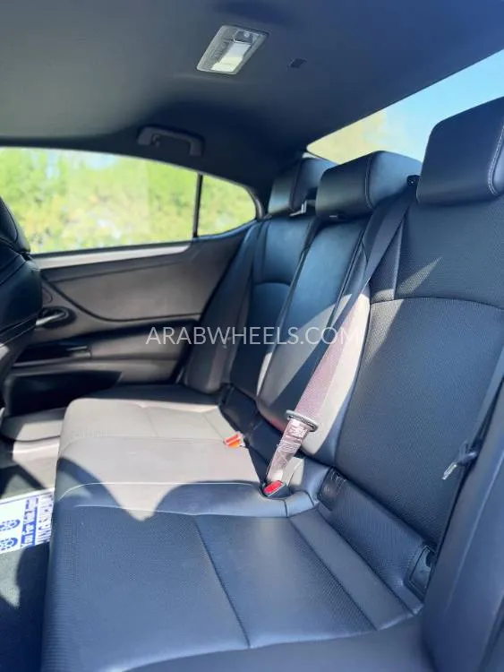 Lexus ES 2022 for Sale in Ras Al Khaimah Image-7