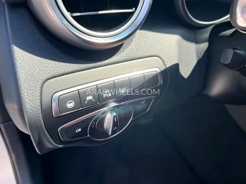 Mercedes Benz C Class 2019 for Sale in Ajman Image-8