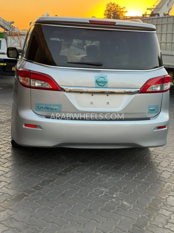 Nissan Quest 2012 for Sale in Sharjah Image-10
