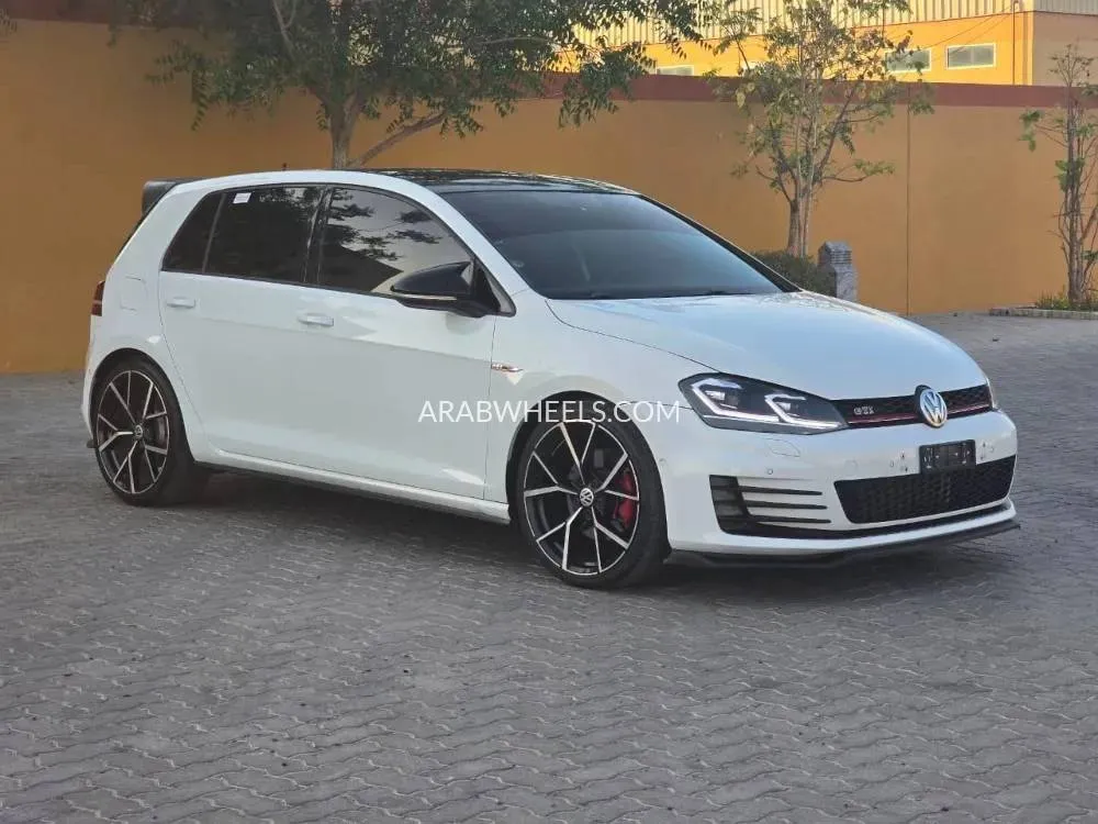  فولكس واجن جولف 2015 for Sale in أم القيوين Image-6