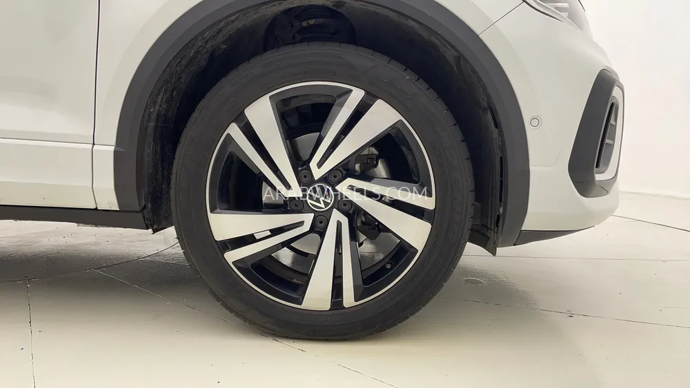 Volkswagen T Roc 2023 for Sale in Dubai Image-10