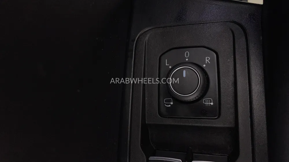 Volkswagen T Roc 2023 for Sale in Dubai Image-44