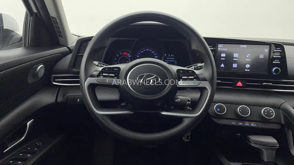 Hyundai Elantra 2023 for Sale in Dubai Image-17