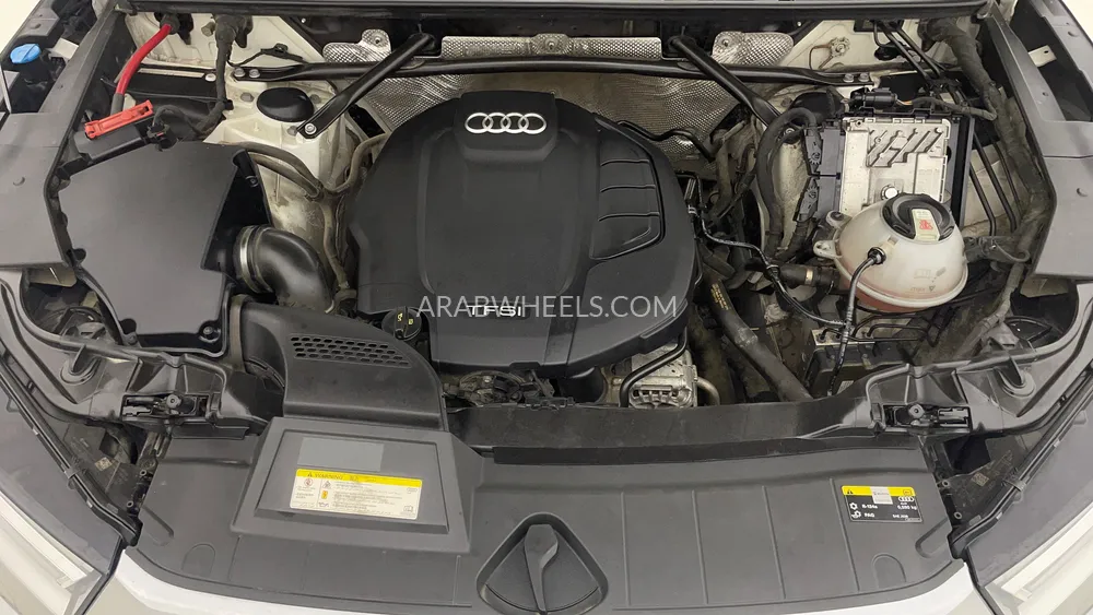 Audi Q5 2019 for Sale in Dubai Image-9