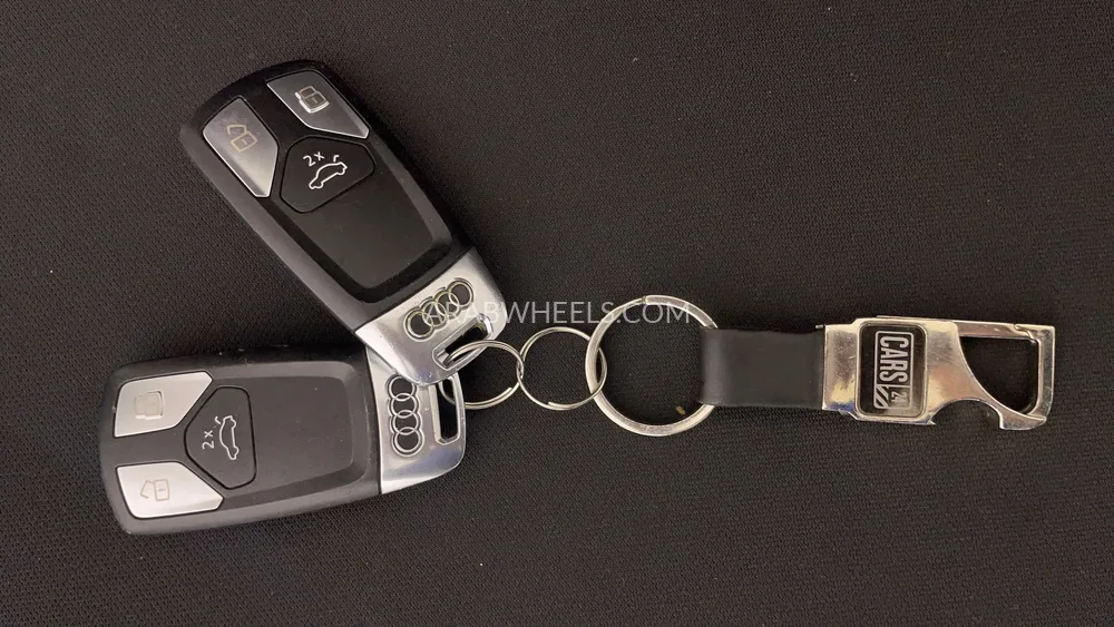 Audi Q5 2019 for Sale in Dubai Image-27