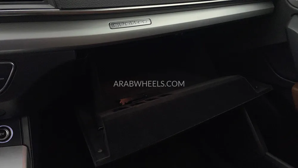 Audi Q5 2019 for Sale in Dubai Image-31