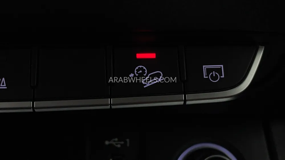 Audi Q5 2019 for Sale in Dubai Image-33