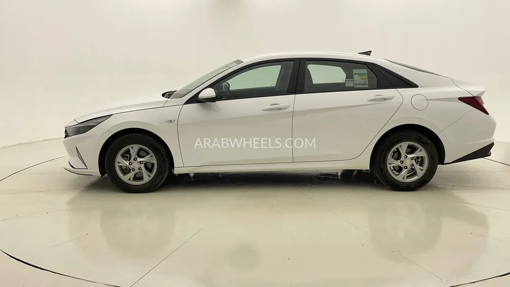 Hyundai Elantra 2023 for Sale in Dubai Image-6