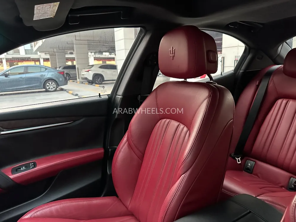 مازيراتي جيبلي 2015 for Sale in دبي Image-12