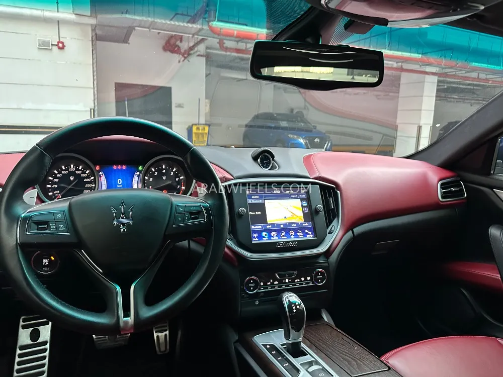 مازيراتي جيبلي 2015 for Sale in دبي Image-9