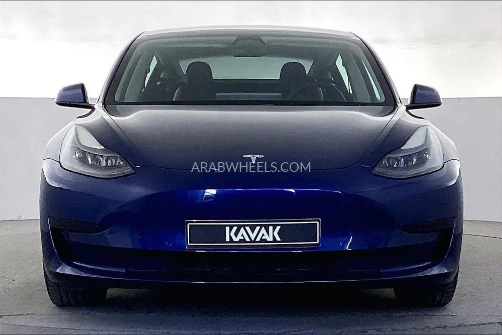 Tesla Model 3 2023 for Sale in Sharjah Image-2