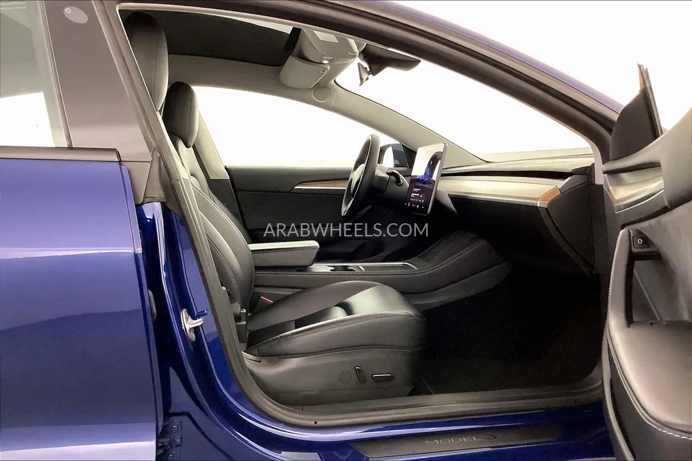 Tesla Model 3 2023 for Sale in Sharjah Image-14