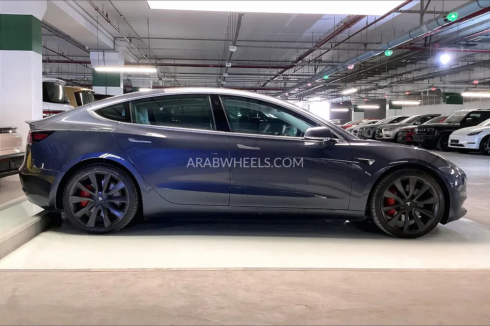 Tesla Model 3 2020 for Sale in Sharjah Image-8