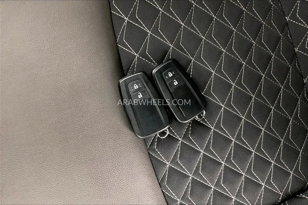 Toyota C-HR 2022 for Sale in Sharjah Image-18