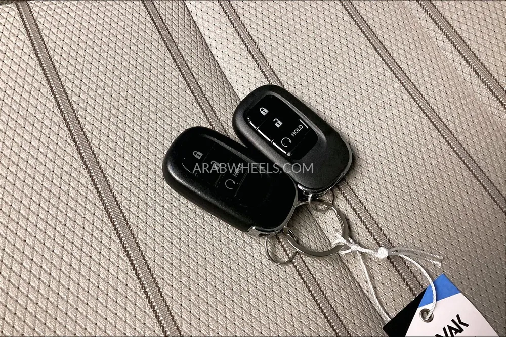 هوندا سي آر-في 2024 for Sale in الشارقة Image-18