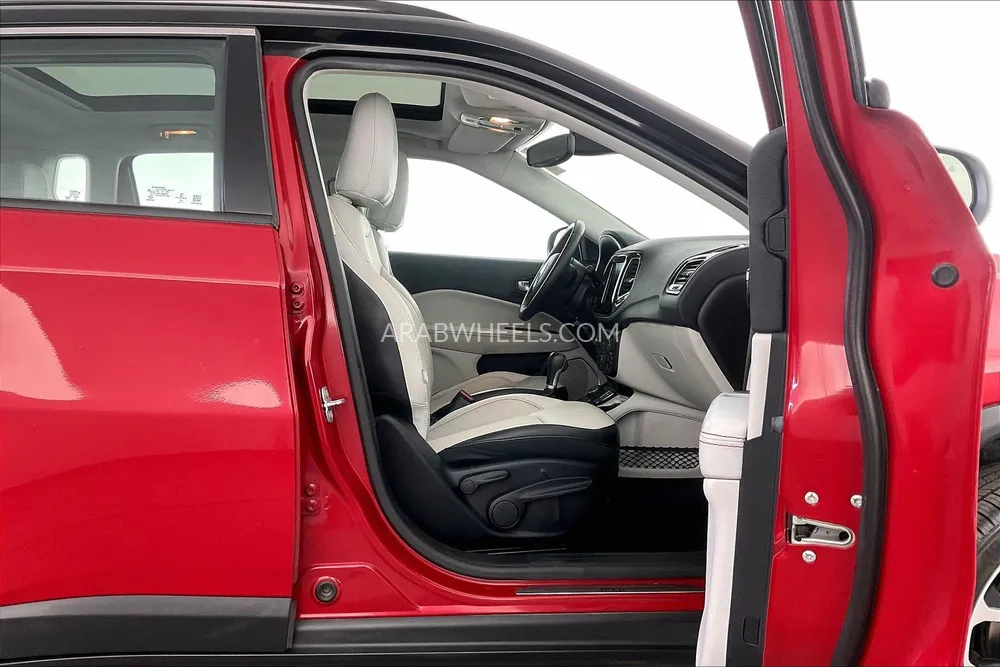 Jeep Compass 2019 for Sale in Sharjah Image-13