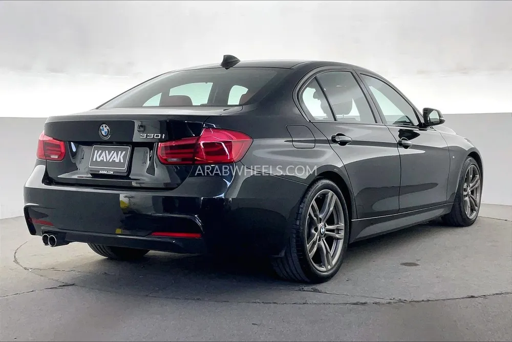 BMW 3 series 2018 for Sale in Sharjah Image-6